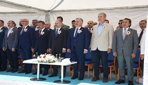 SAMSUN-ÇARŞAMBA DEVLET YOLU ÜZERİNDEKİ FARKLI SEVİYELİ KAVŞAK KÖPRÜLERİ HİZMETE SUNULDU