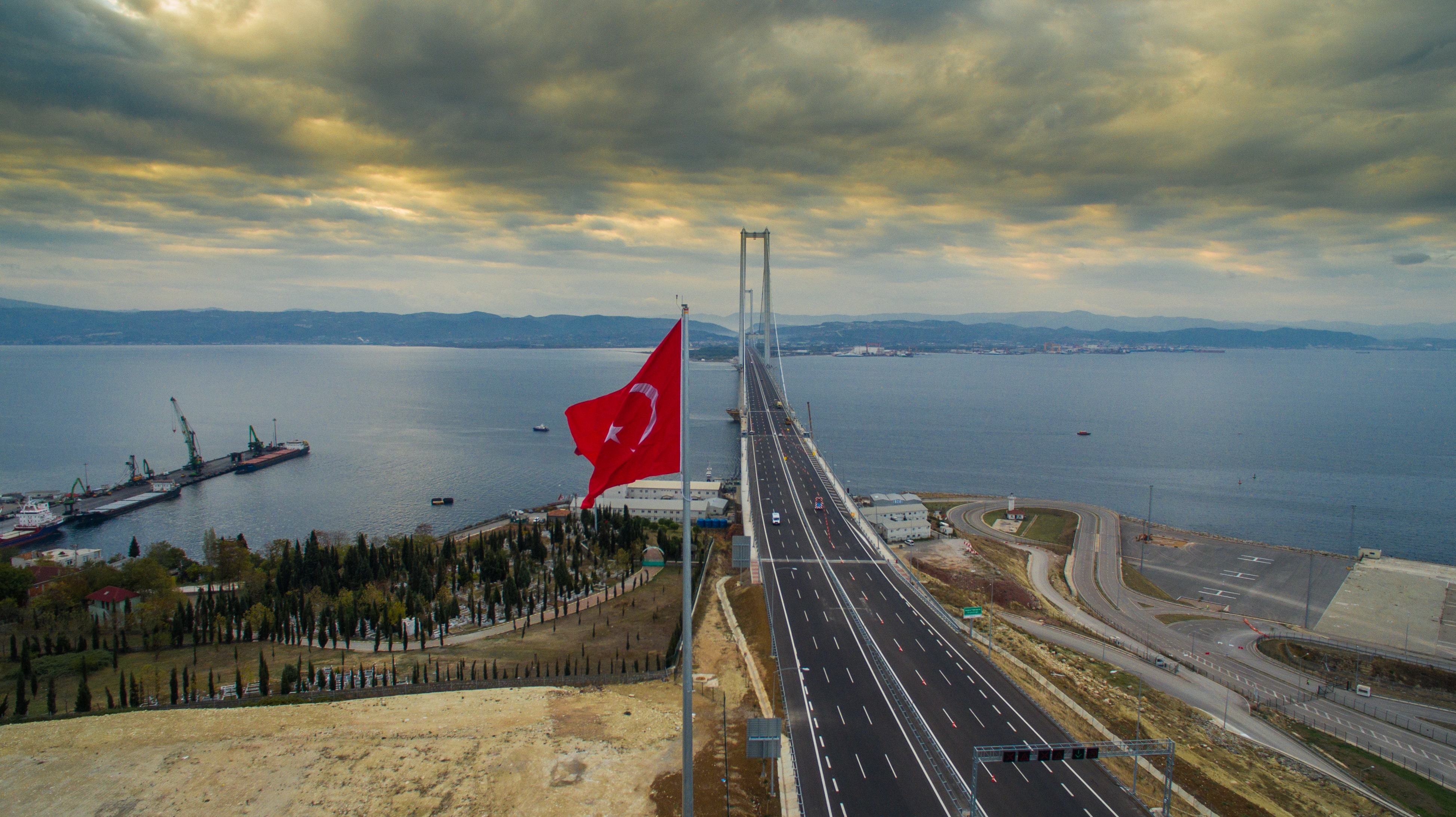 Osmangazi Köprüsü (İstanbul-Bursa-İzmir Otoyolu)1-min.jpg