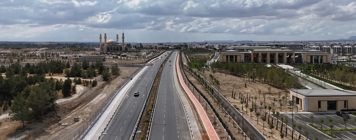 KKTC`DE CUMHURBAŞKANLIĞI VE CUMHURİYET MECLİSİ İLE ULAŞIM YOLLARI HİZMETE AÇILDI